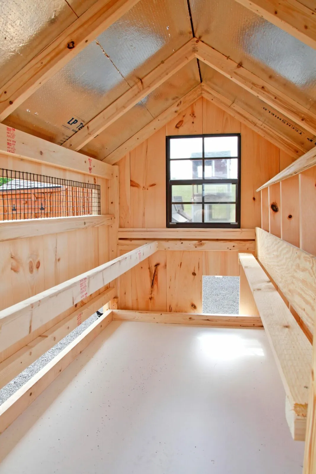 54202 chicken coop interior