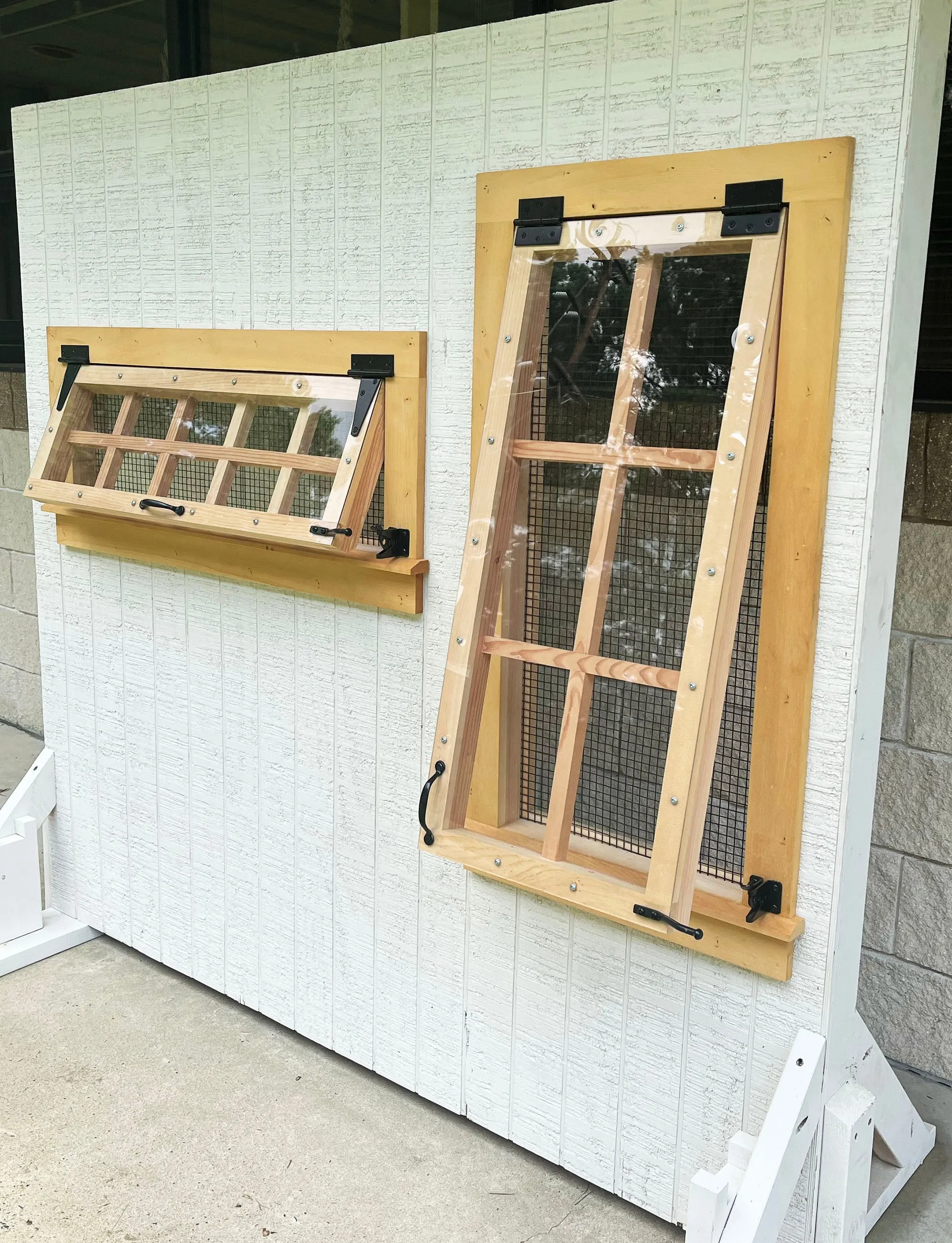 54366 plastic chicken coop windows
