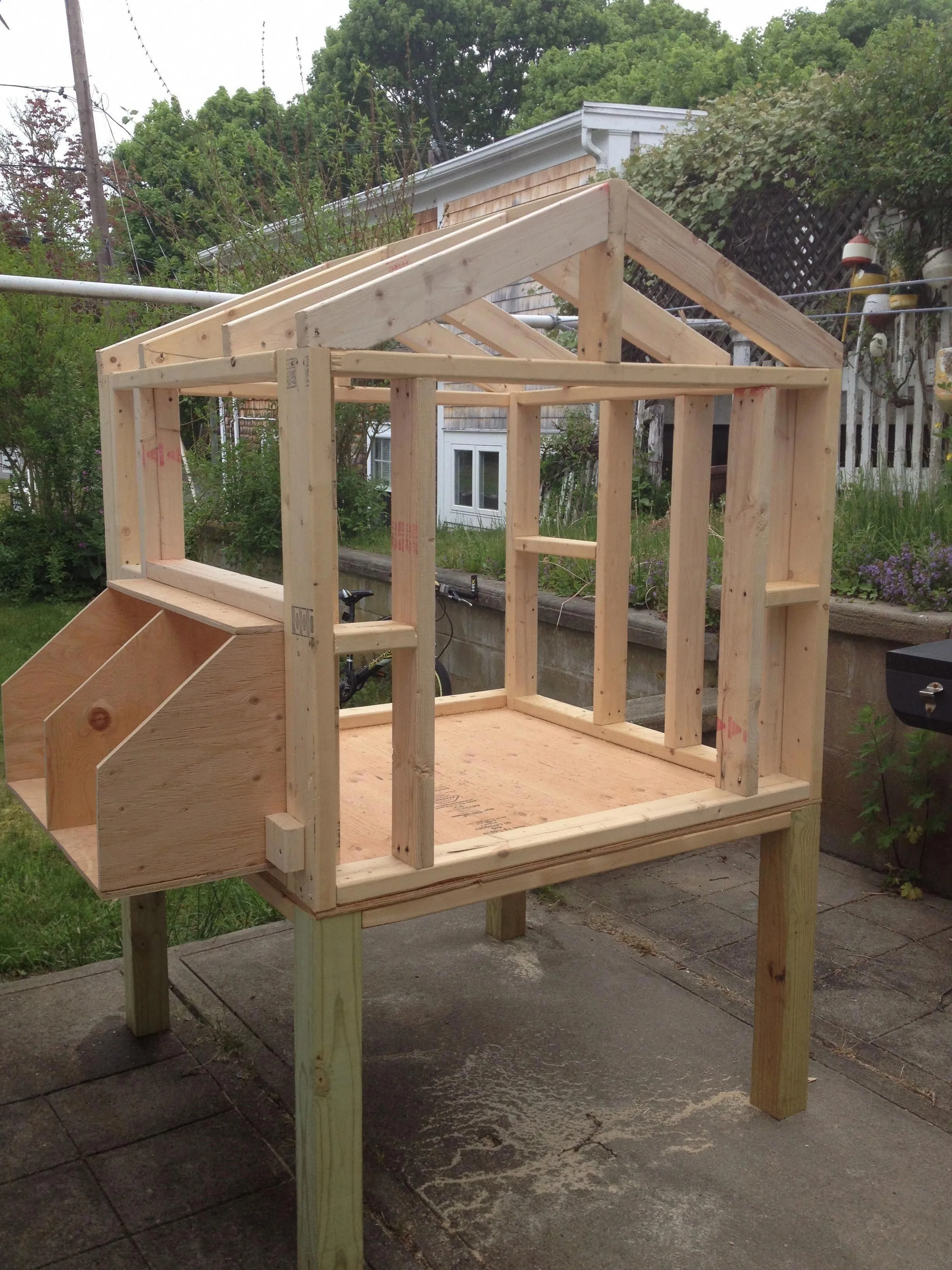 54368 chicken coop building