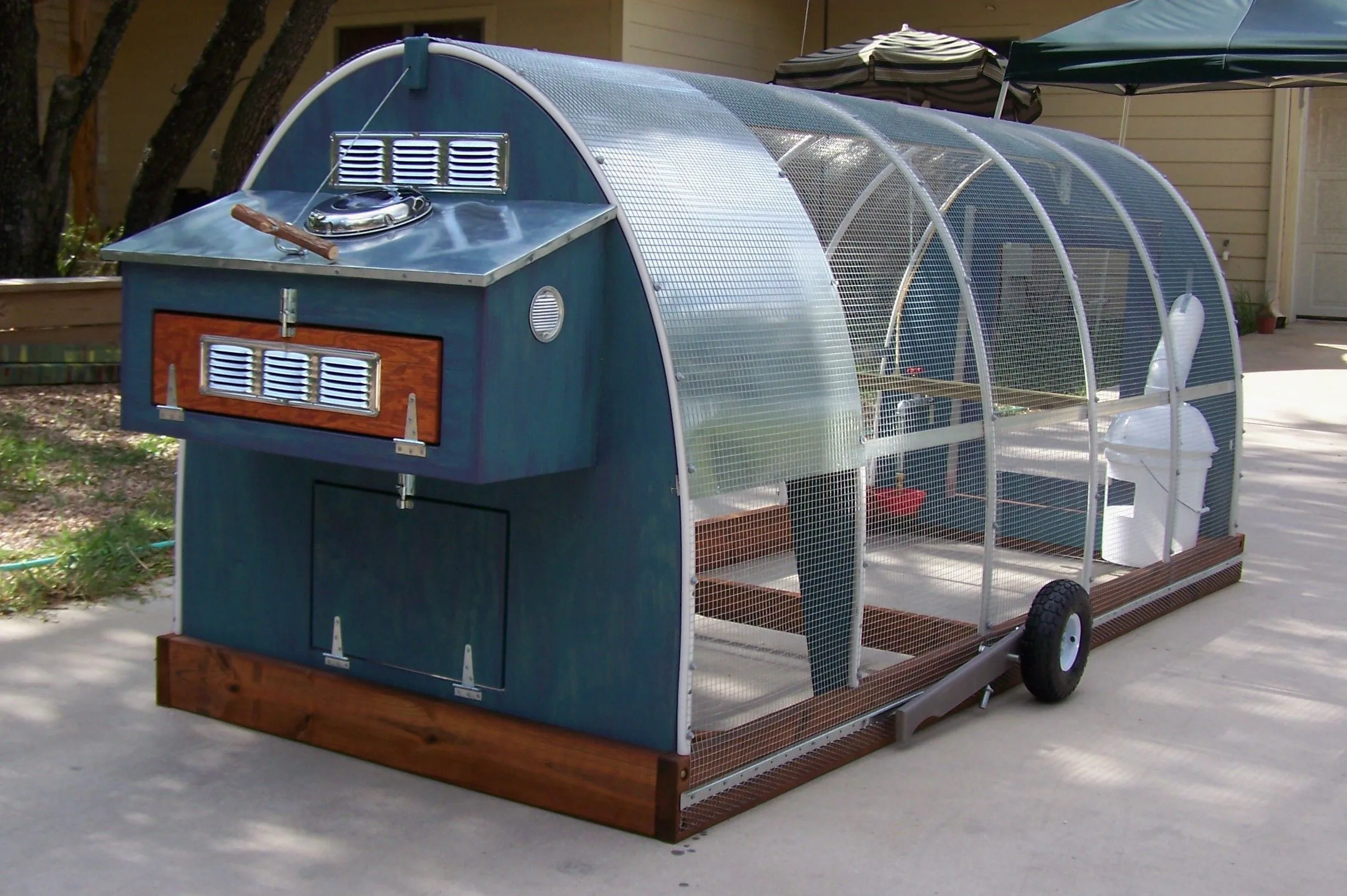 54496 chicken coop tractor pest control