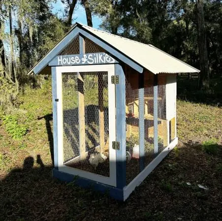 54532 wooden chicken coop with run