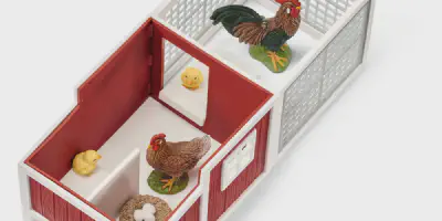 /img/54546-child-playing-with-toy-chickens.webp