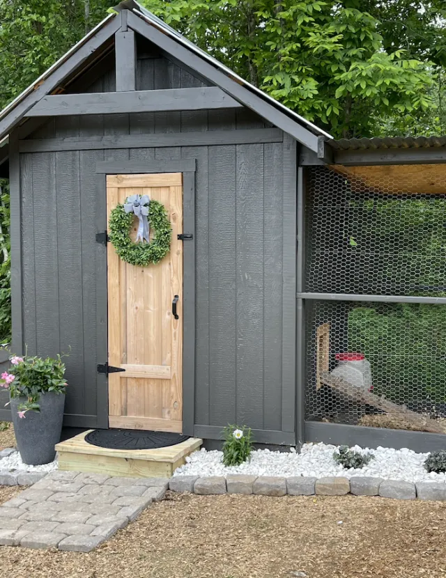 54547 oil based paint for coops